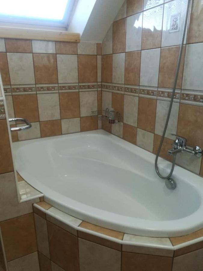 كارلوفي فاري B&B Violet المظهر الخارجي الصورة